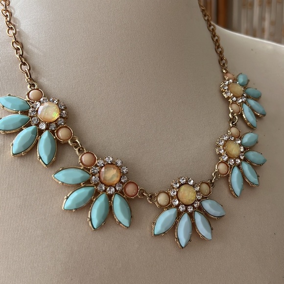 Charming Charlie statement necklace in a turquoise blue - Picture 3 of 9